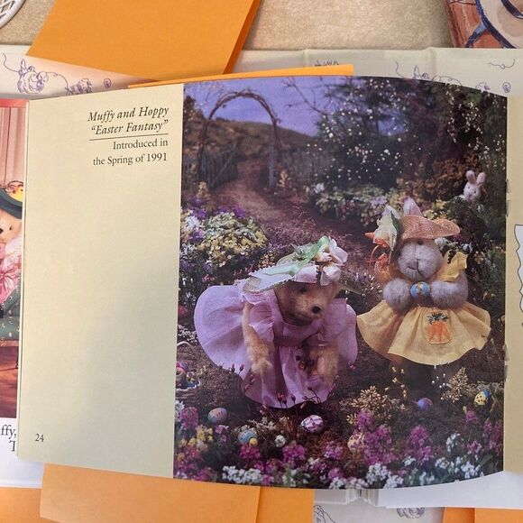 Hoppy VanderHare Vintage 1990 With Easter Fantasy Outfit and Carrying‎ Case - Picture 7 of 7